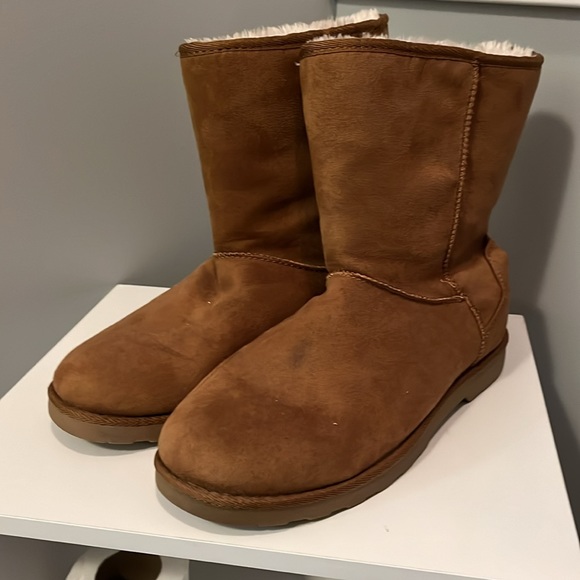 Warm winter booties EUC. - Picture 2 of 4